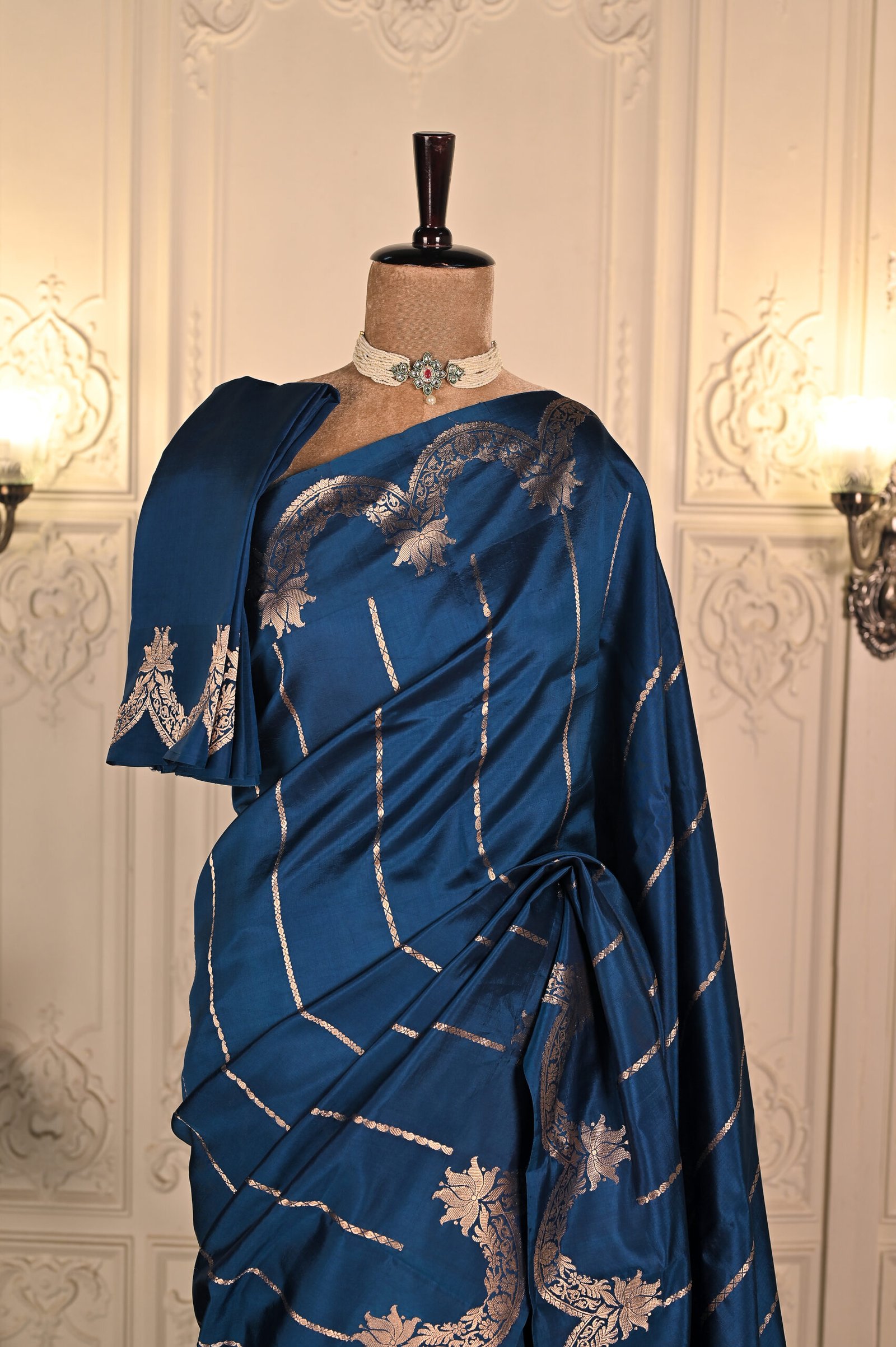 Pure Mulberry Silk Garnet Blue Kadhua Weave Banarasi Saree. Category- Mulberry Silk - Image 3